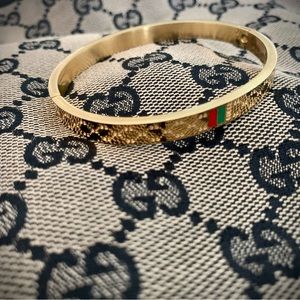 Bangle/bracelet